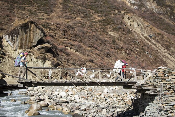 10 Days Manaslu Circuit Trek in Larke La Pass - Price and logistics: where the $1,049 is going (and what you still pay)