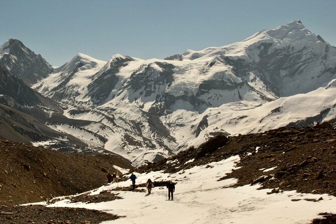14 Days Annapurna Circuit Trek - Pisang to Manang: Tibetan-influenced culture and higher air
