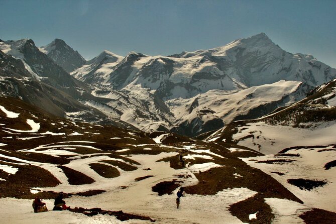 14 Days Annapurna Circuit Trek - The road to Besisahar and Chame: a long jeep day you should respect