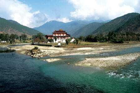 3 Days Bhutan Cultural Tour - What to pack and what to avoid (so Day 2 doesn’t hurt)