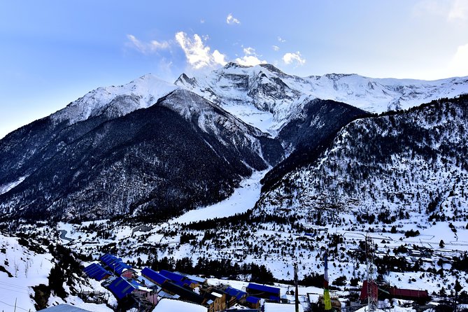 Annapurna Circuit Trek - Chame, Pisang, Ghyaru, and Manang: acclimatization with actual variety