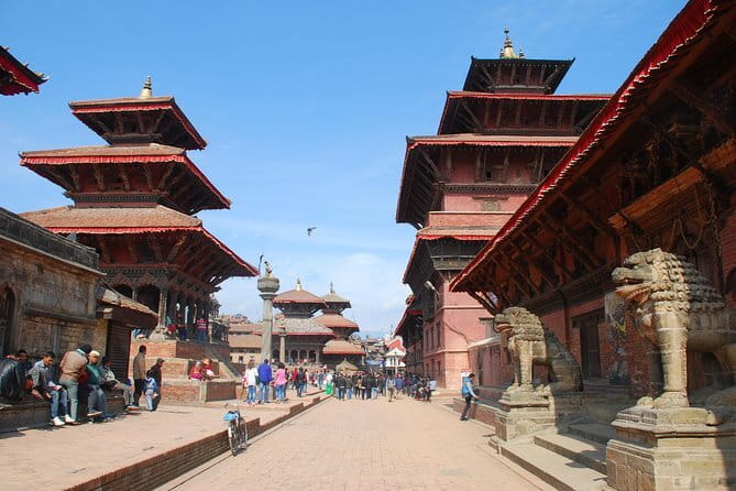 Annapurna Circuit Trek in Nepal (9 Days) - Trek Day 2 to Chame: Tibetan villages and apple-orchard country