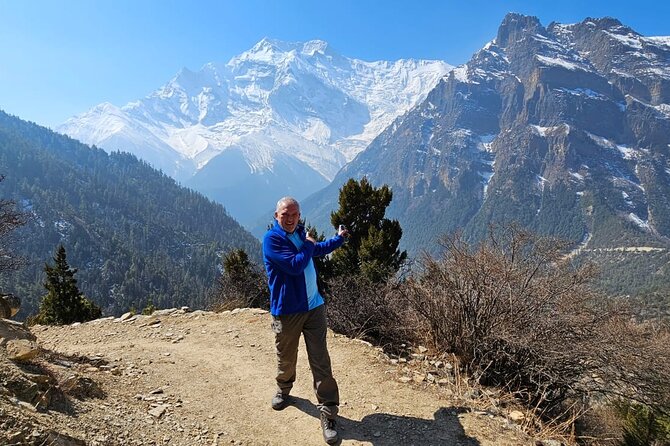Annapurna Circuit Trek with Tilicho Lake (16 Days) - Guides, porters, and the team setup that reduces stress