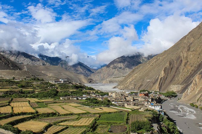Annapurna Circuit with Tilicho Lake Trek - Guides, safety, and the small-group advantage (and what support really buys)