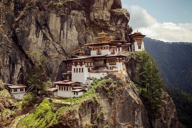 Bhutan Tour- 4 DAYS 3 NIGHTS - Flying from Kathmandu to Paro: where Bhutan begins