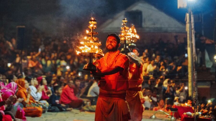 Kathmandu: 3 hours night Pashupatinath Aarti Tour - Arya Ghat and cremation: what you need to know (and how to handle it)