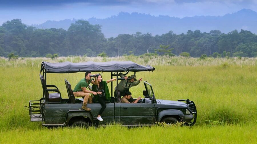 Kathmandu: 4-Day Private Chitwan National Park Safari Tour - Day 1 Culture and Dinner: Tharu Performance Sets the Tone