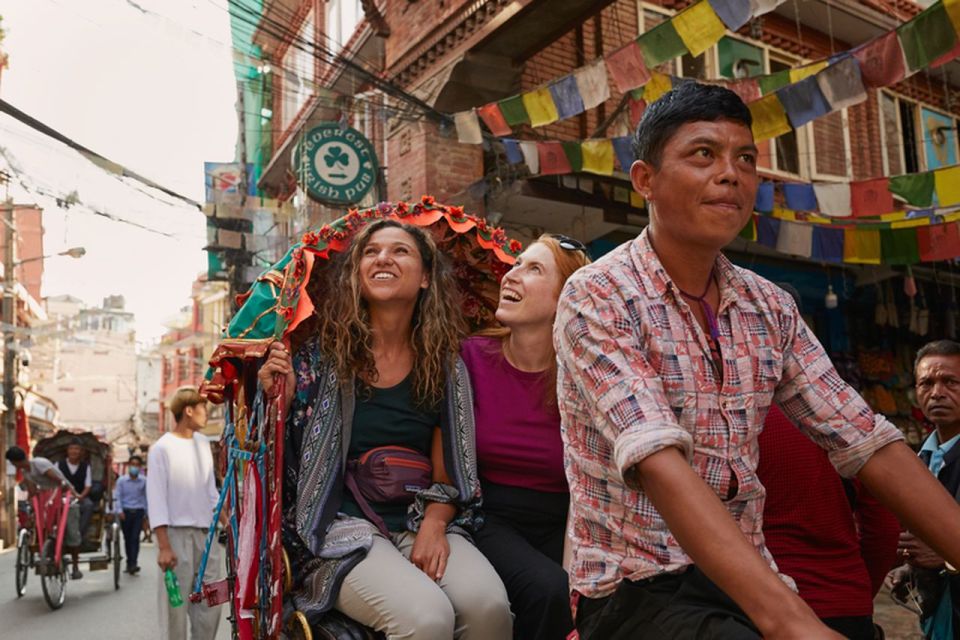 Kathmandu at Sunset: Explore the City on Rickshaw - Sigal shrine: a quiet break inside an alley
