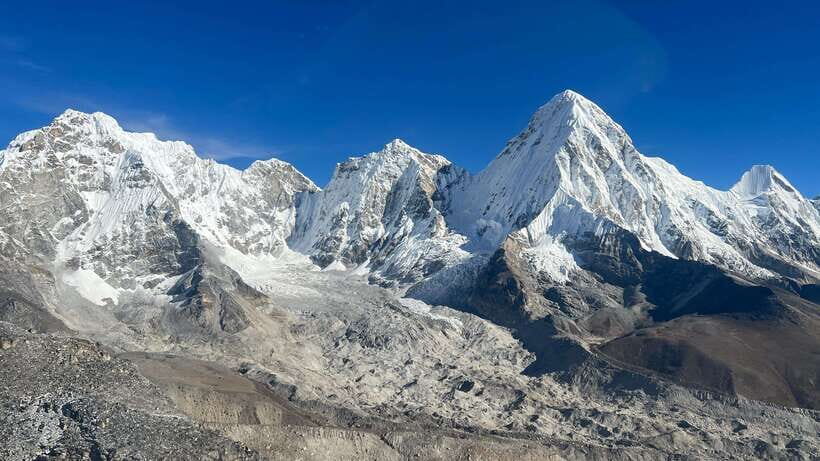 Kathmandu: Everest Helicopter Tour with Landing & Breakfast - Flyover magic: Everest Base Camp, Kala Patthar area, and the glacier views