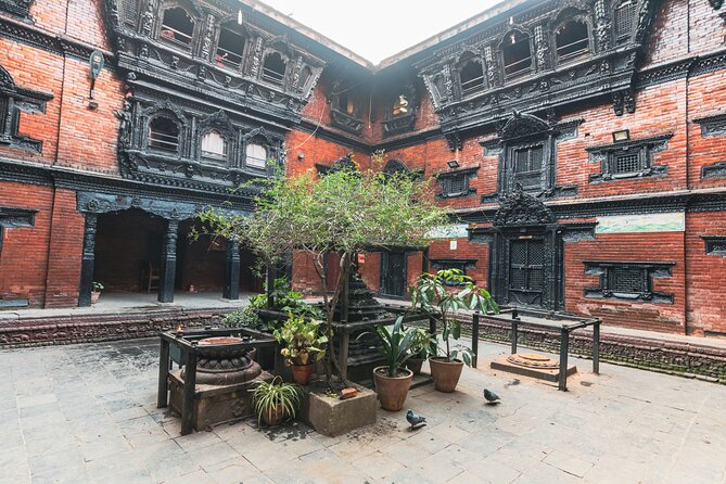 Kathmandu Full Day Sightseeing Tour - How the day stays efficient in Kathmandu (without feeling like a bus tour)