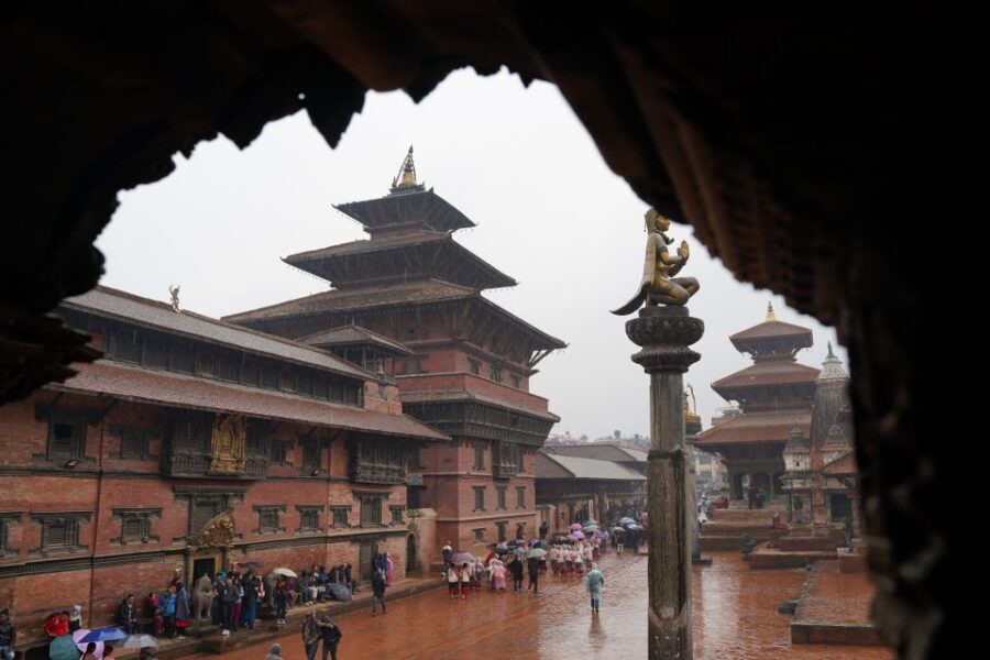 Kathmandu: Full-Day UNESCO Sightseeing Tour with Transfers - Boudhanath Stupa: large-scale Buddhist devotion and prayer-wheel time