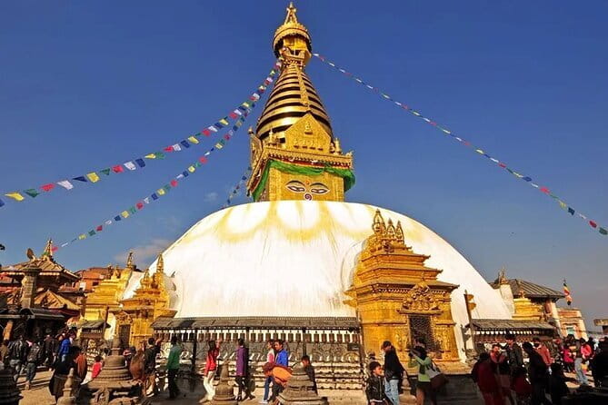Kathmandu: Kopan Monastery, Swayambhu and Boudha Nath Stupa Tour - Stop 1: Boudhanath Stupa and the pilgrimage scale