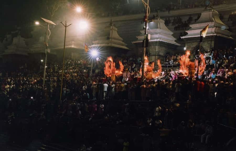 Kathmandu: Pashupatinath Aarati & Cremation Evening Tour - The evening Aarti ritual: what you’ll experience step by step