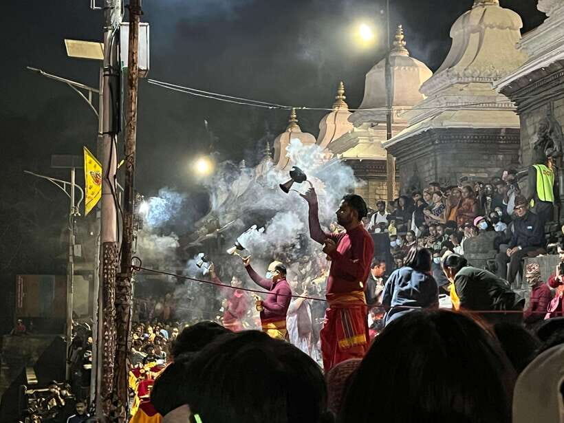 Kathmandu: Pashupatinath Evening Aarati Tour Private/Group - Who should book this aarati tour in Kathmandu