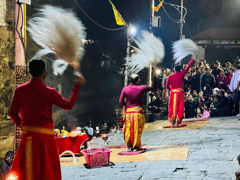 Kathmandu: Pashupatinath Evening Aarati Tour Private/Group - The temple complex walk: history and architecture, with breathing room