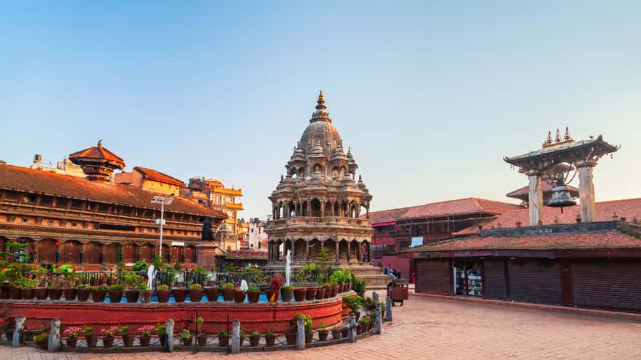 Kathmandu: Private Patan and Bhaktapur Sightseeing Tour - Krishna Temple, Kumbheshwor, and the Golden Temple area: A focused temple trail