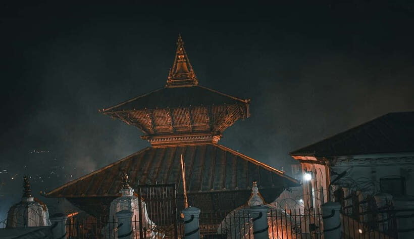 Katmandu: Pashupatinath Open Cremation & Evening Aarati - The Aarati at Pashupatinath: how to time your arrival for a good view