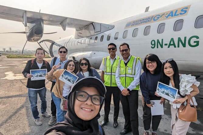Mount Everest Scenic Flight 50 Minutes - Group size and how it affects your photos