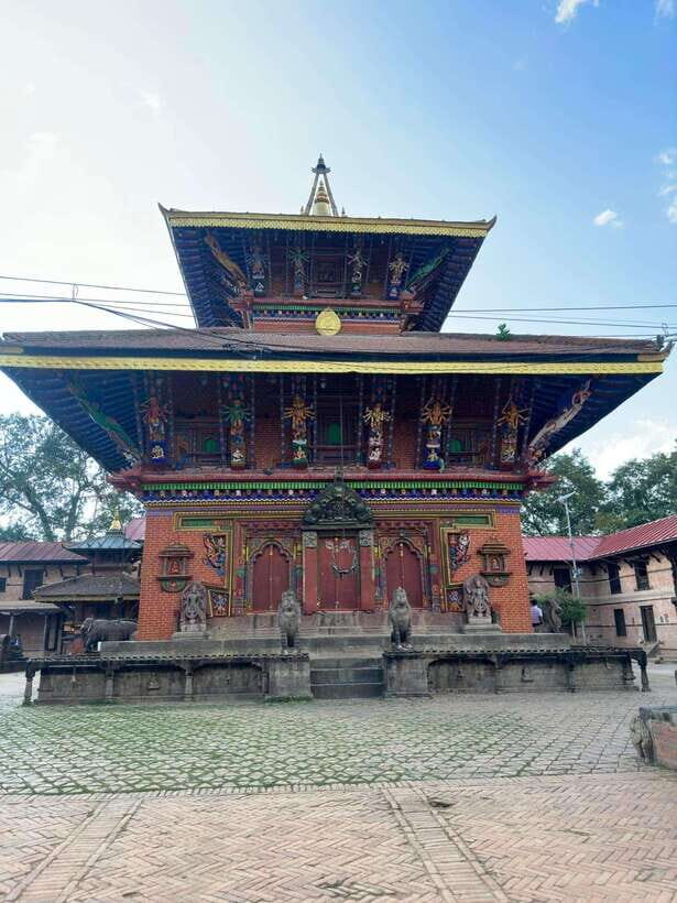 Nagarkot Sunrise With 7 UNESCO World Heritage Private Tour - Patan Durbar Square: Newari craftsmanship in Lalitpur