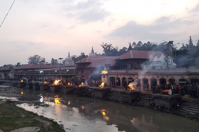 Pashupatinath Evening Aarati: Few Divinely Hours in Kathmandu - Timing It Right: arriving before the 6 PM peak