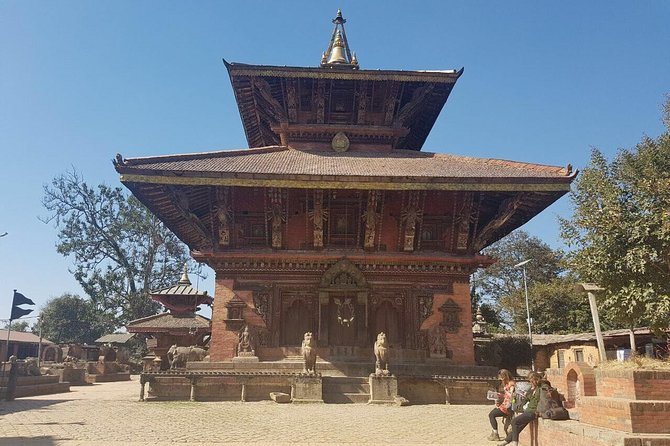 Private Day Tour in Kathmandu Valley Rim with Bhaktapur Sightseeing - Bhaktapur Durbar Square: the living-museum feeling (without the theory lecture)