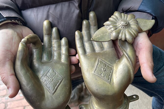 Private Shopping Tour in Kathmandu - Thamel for Souvenirs: Pashmina, Knives, Thanka Art, and More