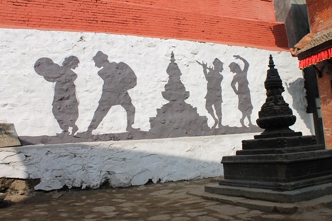 Traditional Kathmandu Day Tour with History and Mystery - Price and logistics: what $32 really buys (and what it doesn’t)