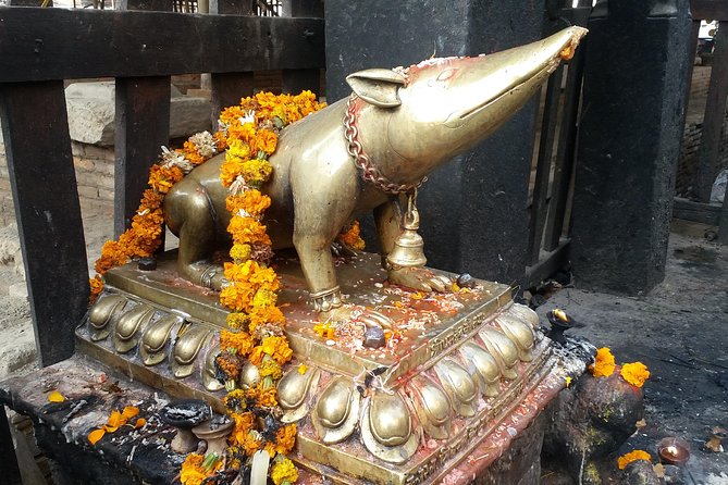 Walking tour of Kathmandu with awesome local guides - Why this Kathmandu walk beats taxi time